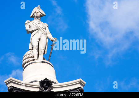 Statue von Lord Horatio Nelson auf seine Kolumne in Trafalgar Square London England UK United Kingdom GB Great Britain Stockfoto
