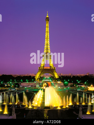 Eiffelturm von Chaillot Palast bei Nacht Paris Frankreich Stockfoto