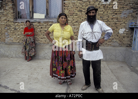 Europa, Rumänien, Fagaras. Zigeunerfamilie Stockfoto