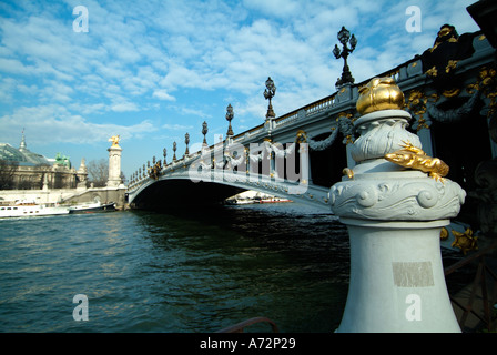 Alexandre 3-Brücke über die Seine in Paris Stockfoto