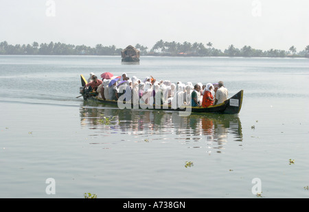Lifestyle am Wasser in den Backwaters von Kerala Stockfoto