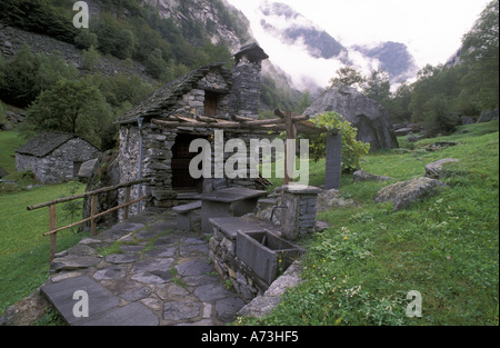 EU, Schweiz, Ticino Region, Dorf von Foroglio, Val Bavona Stockfoto