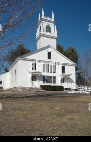 Deerfield Bible Church in den Frühlingsmonaten befindet sich in Deerfield New Hampshire USA ist Teil von Neu-England Stockfoto