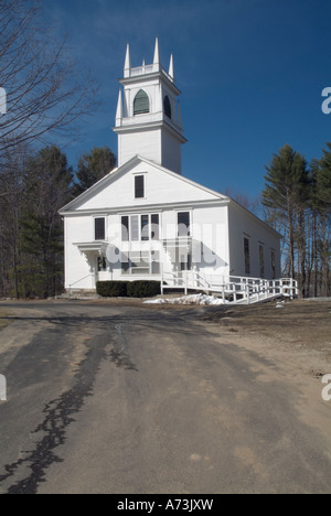 Deerfield Bible Church in den Frühlingsmonaten befindet sich in Deerfield New Hampshire USA ist Teil von Neu-England Stockfoto