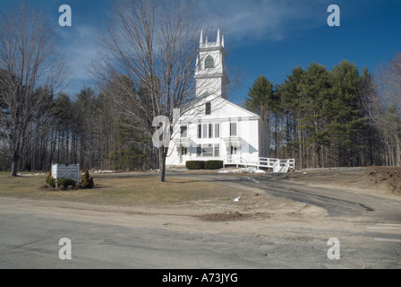 Deerfield Bible Church in den Frühlingsmonaten befindet sich in Deerfield New Hampshire USA ist Teil von Neu-England Stockfoto