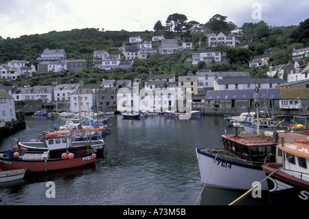 Europa, England, Cornwall, Polperro. Innenhafen Stockfoto