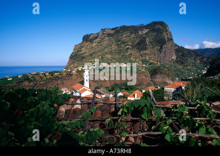 Dorf Kirche Mountain Eagle Rock Faial Madeira Portugal Stockfoto