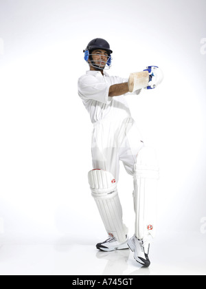 VDA-201766-indischen Schlagmann in Aktion spielen schoss in Cricket Match Herr 702A Stockfoto