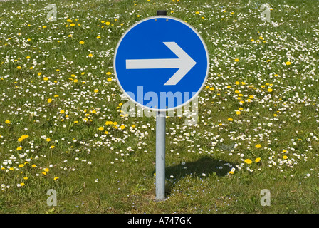 Zeichen gehen in die richtige Deutschland Stockfoto