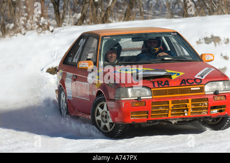 Auto-Rennstrecke auf Schnee Tignes Savoie Frankreich. Stockfoto