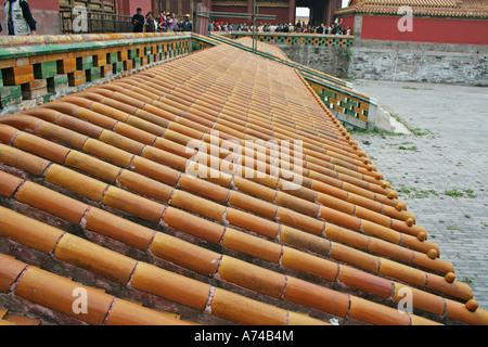 Chinesisch (traditionell) Dachziegel in der verbotenen Stadt in Peking, China. Stockfoto