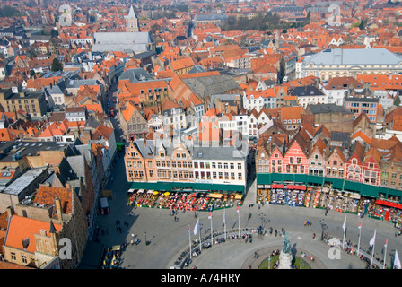 Horizontale nördlicher Luftbild über den belebten historischen Markt. Stockfoto