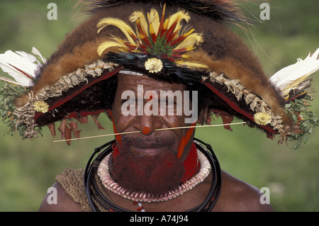 Asien, Papua Neuguinea, Southern Highlands. Portrait von Huli Mann Stockfoto