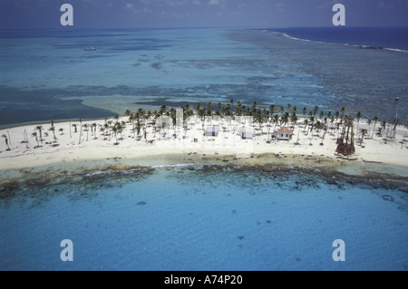 Mittelamerika, Belize, schmalen Strand umgeben von Korallenriffen Stockfoto