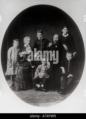 V I The Uljanow LENIN-Familie im Jahre 1879 mit Lenin sitzt vorne rechts Stockfoto