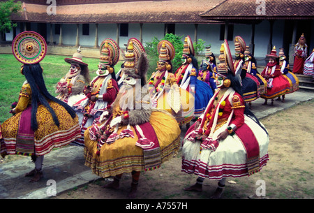 KATHAKALI KÜNSTLERN IM KUTHIRAMALIKA PALAST TRIVANDRUM Stockfoto