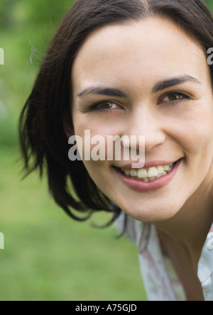 Junge Frau, Lächeln, Porträt Stockfoto