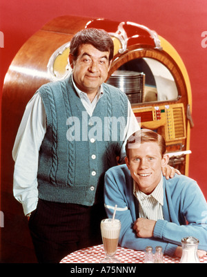 HAPPY DAYS - US-Fernsehserie 1974 bis 1984 mit Tom Bosley auf der linken Seite als Herr C und Ron Howard als Richie Stockfoto