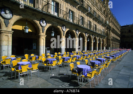 Ein Café im Plaza Mayor von Salamanca Spanien Stockfoto