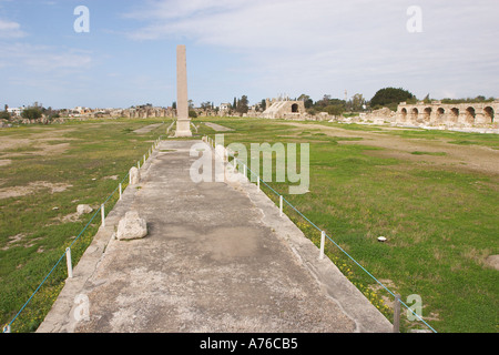 Obelisk, der im Hippodrom in Reifen Libanon Mittelkreuze Stockfoto