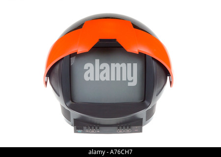 Retro Helm Visier Stil 70er 80er Fernseher auf einem reinen weißen Hintergrund. Stockfoto