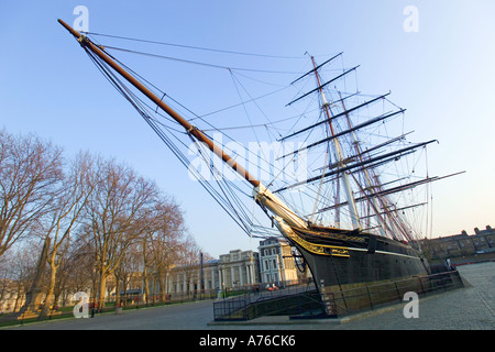 Eine Weitwinkelaufnahme der Cutty Sark - heute ein Museum Schiff im Trockendock. Stockfoto