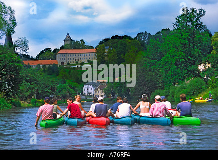 Rafting entlang der Flüsse in der Tschechischen Republik in der Nähe von Vyssi Brod und Rosenberg. Stockfoto