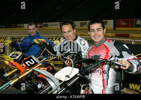 Ryan Farquhar Jeremy McWilliams und Leon Haslam bei der Vorstellung der indoor Motocross Odyssey Arena Belfast Nordirland Stockfoto