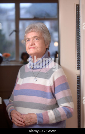 GEMEINDESTEUER DEMONSTRANT SYLVIA HARDY AUS EXETER UK FEB 2007 Stockfoto