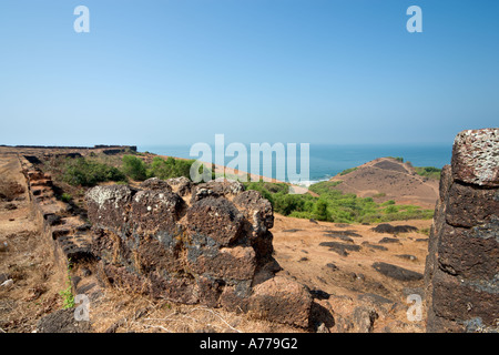 Blick vom Chapora Fort in Richtung Vagator Strand, Nord-Goa, Goa, Indien Stockfoto