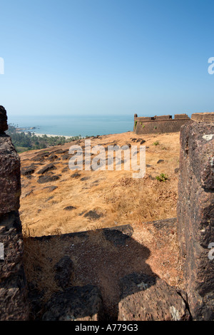 Blick vom Chapora Fort in Richtung Vagator Strand, Nord-Goa, Goa, Indien Stockfoto