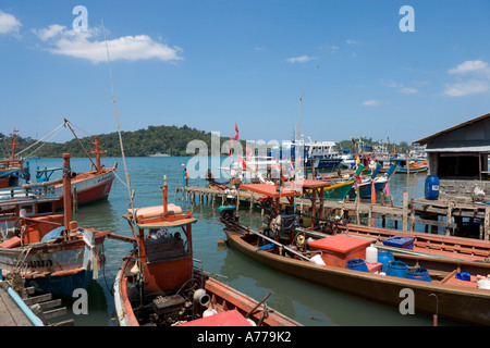 Fischerboote am Tap Lamu Pier, Khao Lak, Phang Nga, Thailand Stockfoto