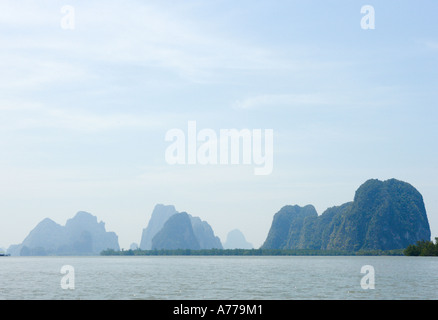 Longtail-Boot Reise nach James Bond Insel, Nationalpark Ao Phang-Nga, Phang Nga, Thailand Stockfoto