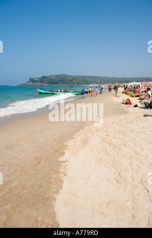 Ausflugsboote auf Baga Beach, Nord-Goa, Goa, Indien Stockfoto