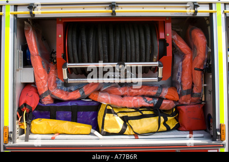 Mitte und West Feuer Wales Notfallrettung Servicegeräte auf zarte LKW UK Stockfoto