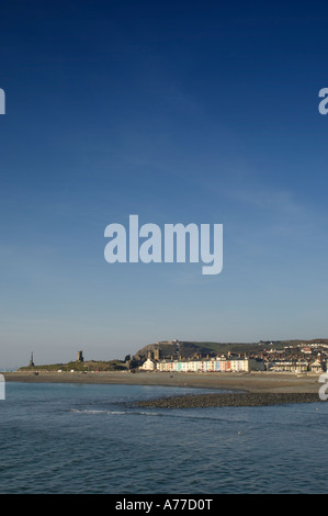 Aberystwyth Süd marine Terrasse gesehen vom Tanybwlch Strand Sommer Abend wolkenlos blauen Himmel Wales UK Stockfoto
