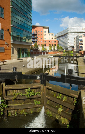 Eine Sperre für den Rochdale Kanal in der Nähe von Manchester City Centre, Manchester, England, UK Stockfoto