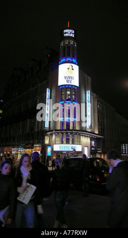 Mamma Mia von Abba-Auftritt bei The Prince Of Wales Theatre in Londons West End in der Nähe von Leicester Square Stockfoto