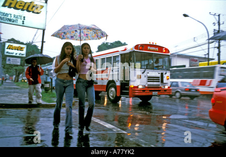 Obst- und Gemüsemarkt Verkäufer in San Jose, Costa Rica, Zentralamerika. Stockfoto