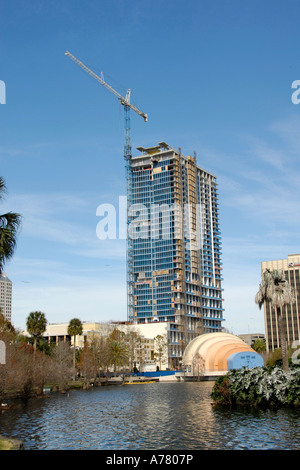 Ändern der Skyline von Downtown Orlando Florida Bau Eola See Stockfoto