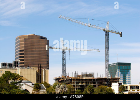 Ändern der Skyline von Downtown Orlando Florida Bau Eola See Stockfoto