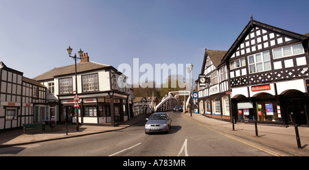 UK Cheshire Vale Royal Northwich Stadtzentrum der Stierkampfarena und Drehbrücke Stockfoto