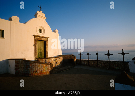 Ischia Italien des 16. Jh. Kirche der Madonna del Soccorso mit Blick aufs Meer in Forio Stockfoto