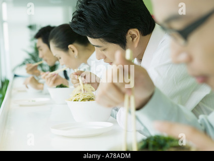 Führungskräfte in der Cafeteria Essen Stockfoto