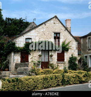 Traditionelles Steinhaus Crissay-Sur-Pfarrhaus in der Nähe von Chinon Indre-et-Loire Centre Frankreich Stockfoto