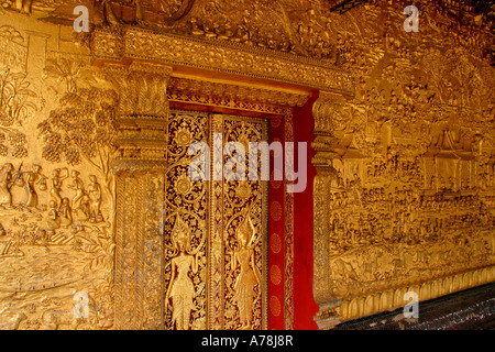 Laos Luang Prabang Wat Mai Suwannaphumaham Eingang Stockfoto