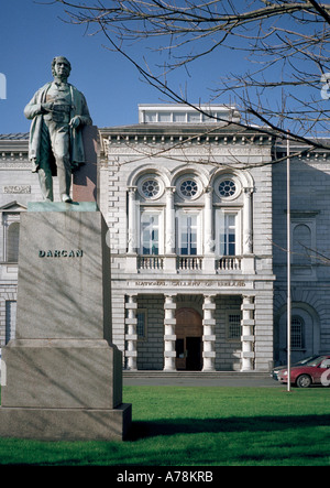 Ein Blick auf die Vorderansicht der National Gallery of Art am Merrion Square, Dublin Stockfoto