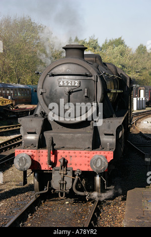 Dampfmaschine nähert sich Pickering Station, North York Moors Railway, North Yorkshire, England Stockfoto