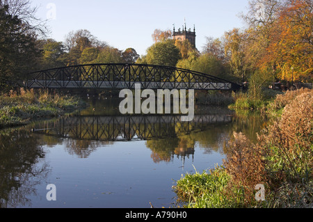 Andresey Island, Andresey Bridge und St. Modwen Kirche, Fluss Trent, Trent Washlands, Burton-Upon-Trent, Staffordshire, England Stockfoto