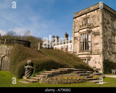 Eine Ansicht von Ilam Hall YHA und seine Gärten im Peak District, Derbyshire UK Stockfoto